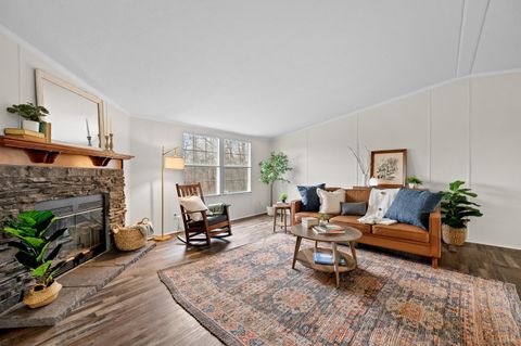 Tiny photo for 568 Toytown Road, Amherst, VA 24521 (MLS # 364663)