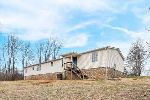 Tiny photo for 568 Toytown Road, Amherst, VA 24521 (MLS # 364663)