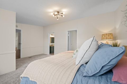 Tiny photo for 568 Toytown Road, Amherst, VA 24521 (MLS # 364663)