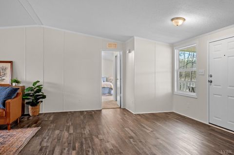 Tiny photo for 568 Toytown Road, Amherst, VA 24521 (MLS # 364663)