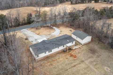 Tiny photo for 568 Toytown Road, Amherst, VA 24521 (MLS # 364663)