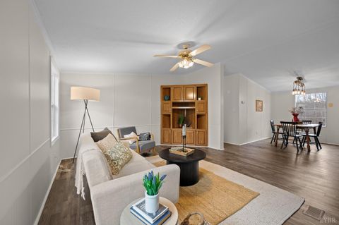 Tiny photo for 568 Toytown Road, Amherst, VA 24521 (MLS # 364663)