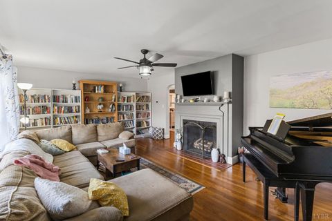 Tiny photo for 126 Maple Street, Appomattox, VA 24522 (MLS # 365057)