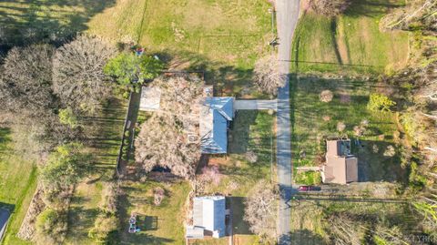 Tiny photo for 126 Maple Street, Appomattox, VA 24522 (MLS # 365057)