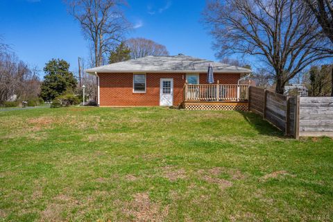 Tiny photo for 126 Maple Street, Appomattox, VA 24522 (MLS # 365057)