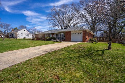 Tiny photo for 126 Maple Street, Appomattox, VA 24522 (MLS # 365057)