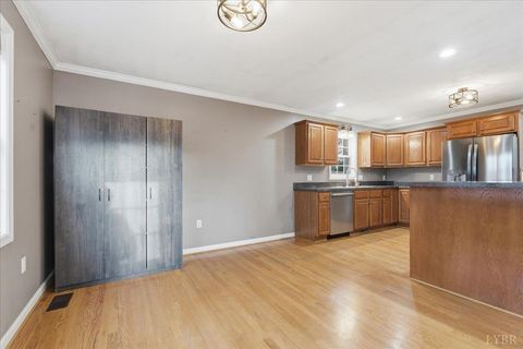 Tiny photo for 1329 Jeb Stuart Place, Forest, VA 24551 (MLS # 363677)