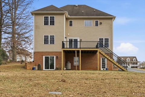 Tiny photo for 1329 Jeb Stuart Place, Forest, VA 24551 (MLS # 363677)
