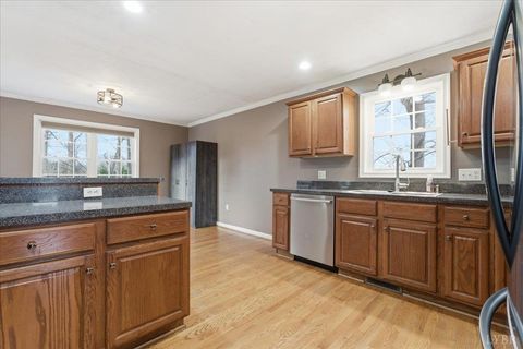 Tiny photo for 1329 Jeb Stuart Place, Forest, VA 24551 (MLS # 363677)