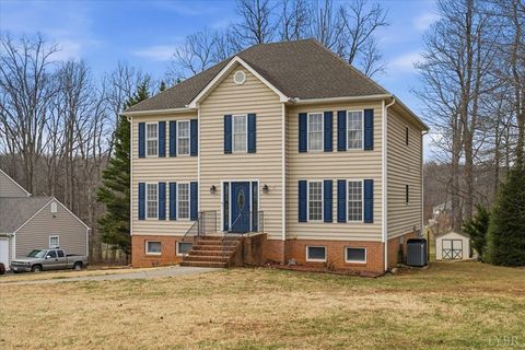 Tiny photo for 1329 Jeb Stuart Place, Forest, VA 24551 (MLS # 363677)