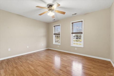 Tiny photo for 1329 Jeb Stuart Place, Forest, VA 24551 (MLS # 363677)