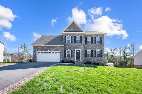 Photo of 1110 Lochwood Hill Drive, Goode, VA 24556 (MLS # 365182)
