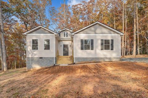 Photo of 722 Bellle Isle Drive, Union Hall, VA 24176 (MLS # 363061)