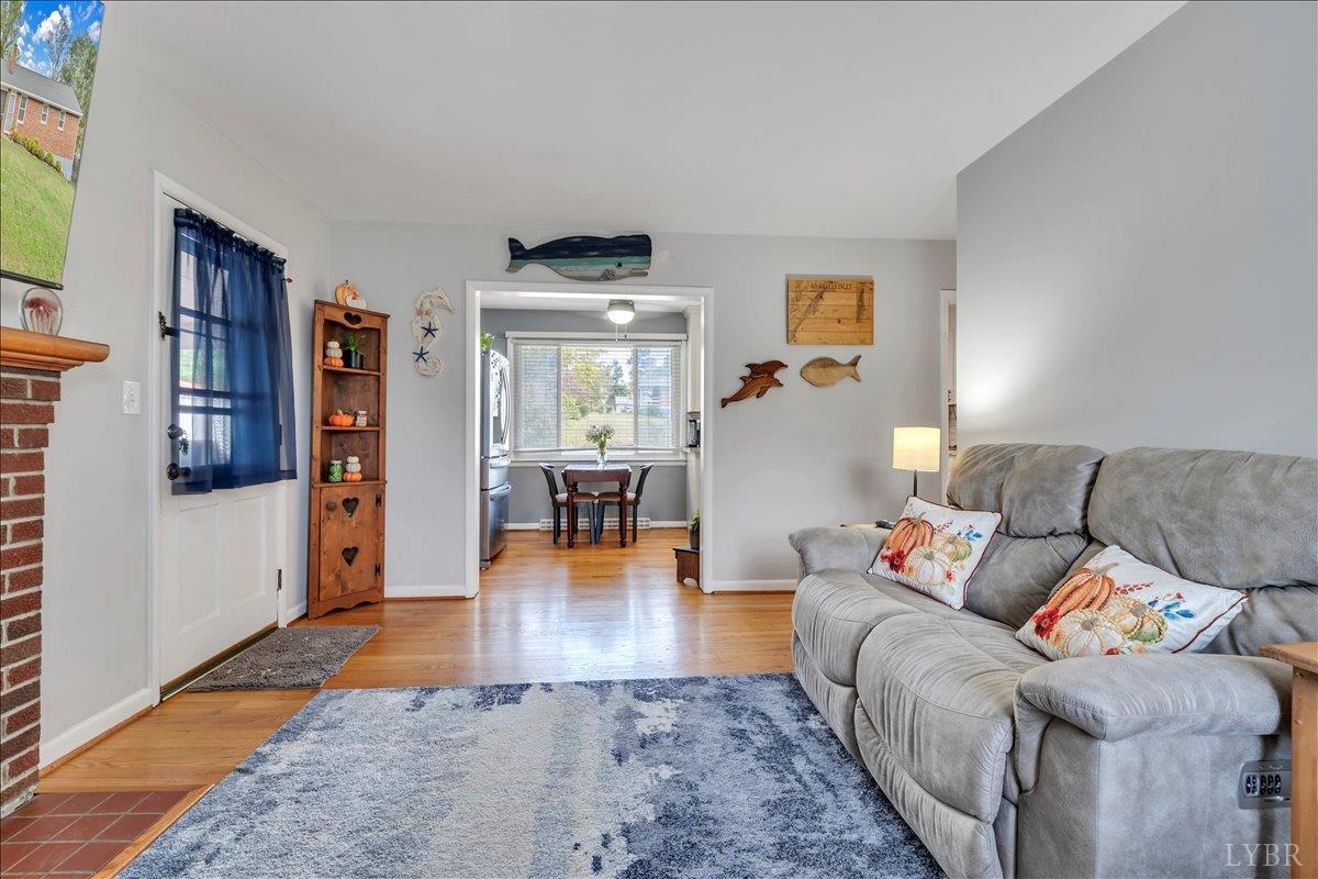 Lynchburg, Virginia 24502, United States, 3 Bedrooms Bedrooms, ,1 BathroomBathrooms,Residential,Pending,211015