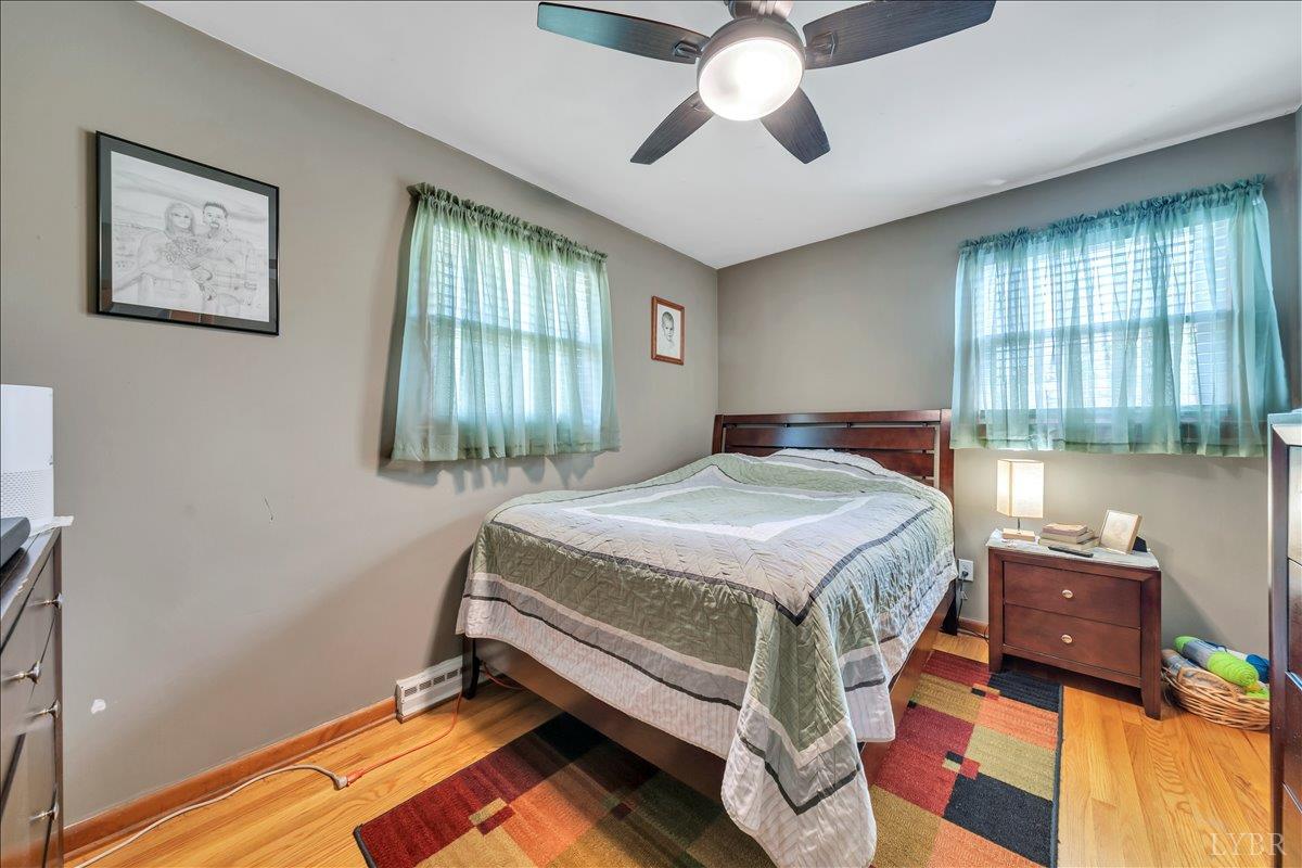 Lynchburg, Virginia 24502, United States, 3 Bedrooms Bedrooms, ,1 BathroomBathrooms,Residential,Pending,211015