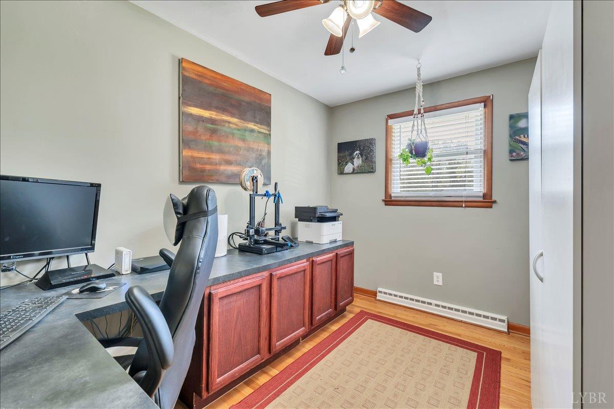 Lynchburg, Virginia 24502, United States, 3 Bedrooms Bedrooms, ,1 BathroomBathrooms,Residential,Pending,211015