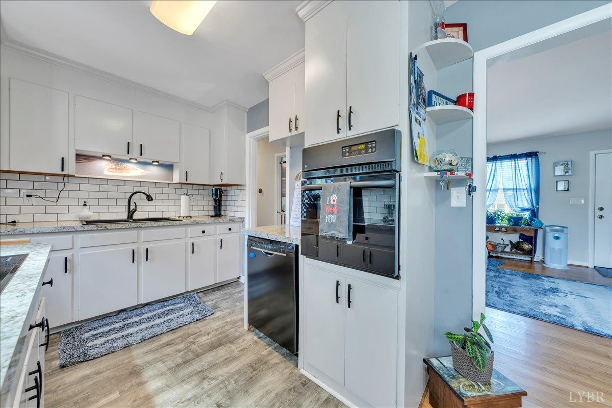 Lynchburg, Virginia 24502, United States, 3 Bedrooms Bedrooms, ,1 BathroomBathrooms,Residential,Pending,211015