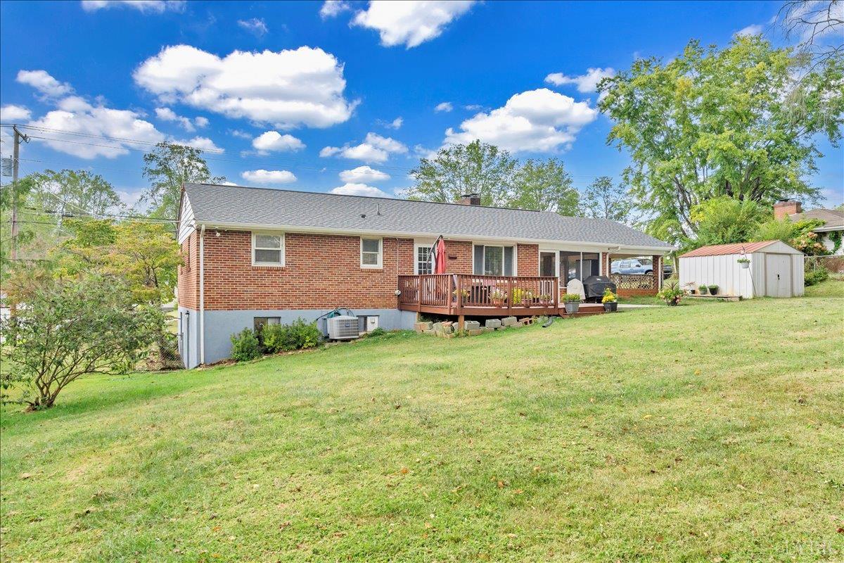 Lynchburg, Virginia 24502, United States, 3 Bedrooms Bedrooms, ,1 BathroomBathrooms,Residential,Pending,211015