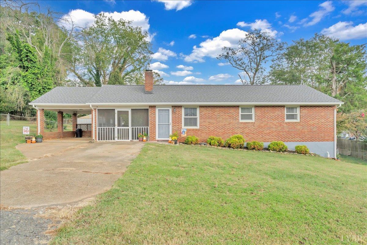 Lynchburg, Virginia 24502, United States, 3 Bedrooms Bedrooms, ,1 BathroomBathrooms,Residential,Pending,211015