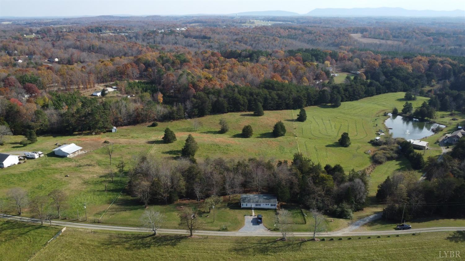 1308 Hunters Spur Drive, Moneta, Virginia image 1