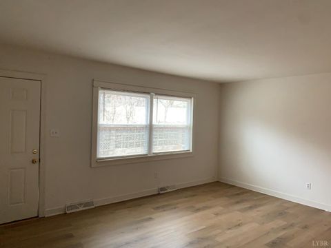 Tiny photo for 8 Parkwood Avenue, Lynchburg, VA 24501 (MLS # 364521)