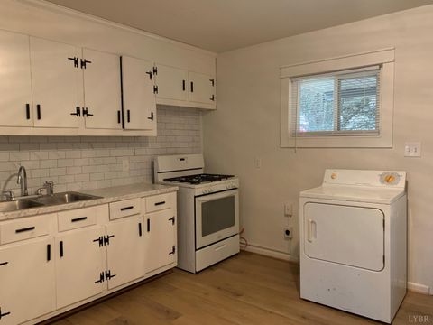 Tiny photo for 8 Parkwood Avenue, Lynchburg, VA 24501 (MLS # 364521)