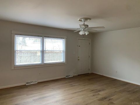 Tiny photo for 8 Parkwood Avenue, Lynchburg, VA 24501 (MLS # 364521)