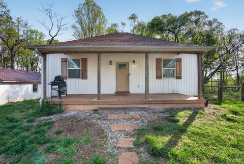 Photo of 3010 Hillview Street, Lynchburg, VA 24501 (MLS # 365653)