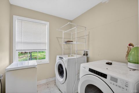 Tiny photo for 3010 Hillview Street, Lynchburg, VA 24501 (MLS # 365653)