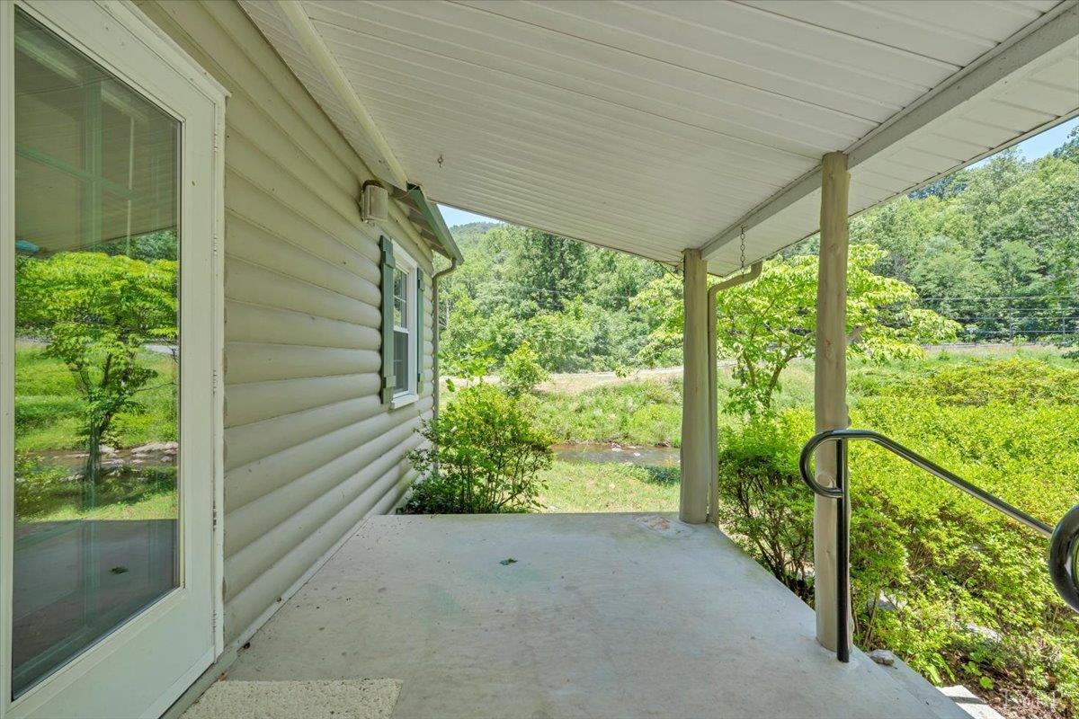 Big Island, Virginia 24526, United States, 3 Bedrooms Bedrooms, ,2 BathroomsBathrooms,Residential,Active,5102