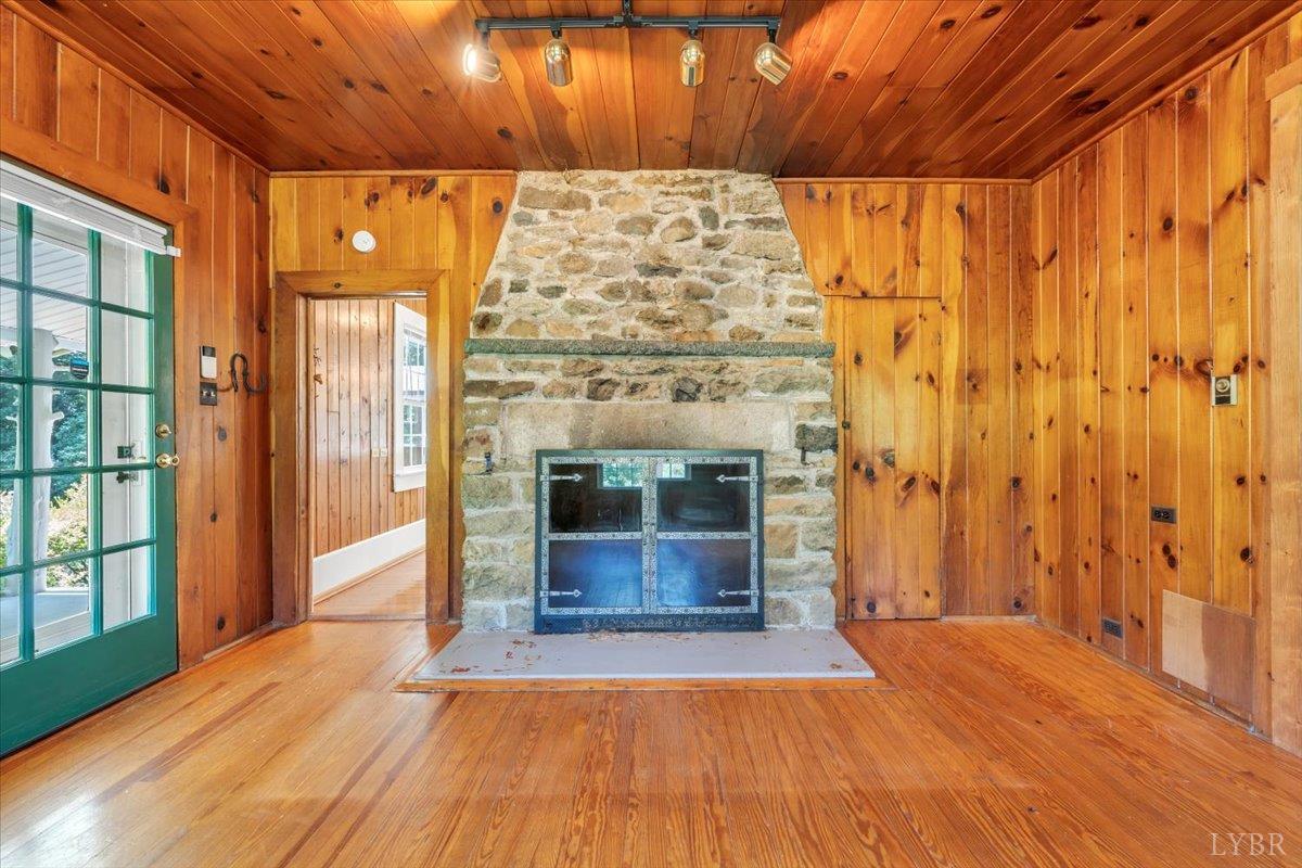 Big Island, Virginia 24526, United States, 3 Bedrooms Bedrooms, ,2 BathroomsBathrooms,Residential,Active,5102