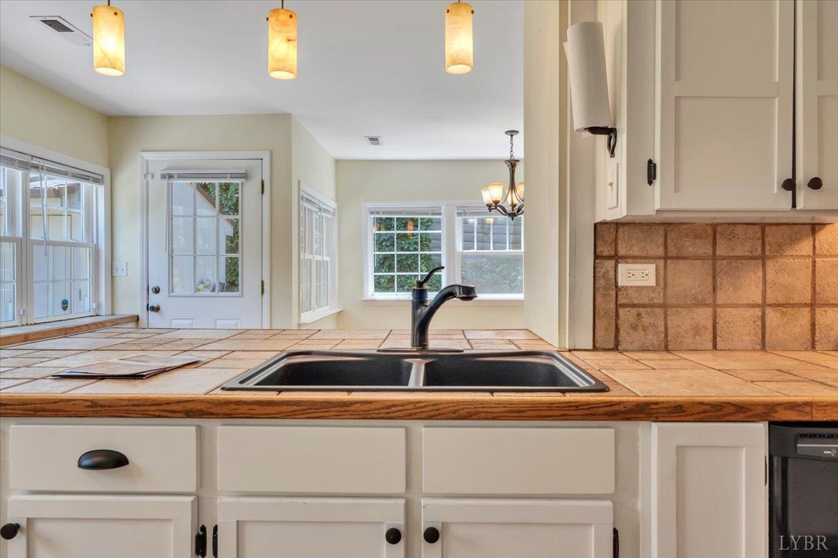 Big Island, Virginia 24526, United States, 3 Bedrooms Bedrooms, ,2 BathroomsBathrooms,Residential,Active,5102