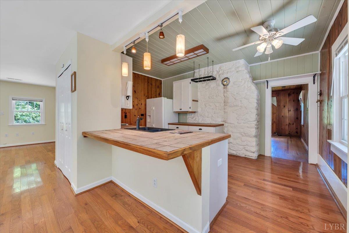 Big Island, Virginia 24526, United States, 3 Bedrooms Bedrooms, ,2 BathroomsBathrooms,Residential,Active,5102