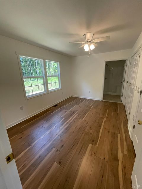Tiny photo for 212 Cornfield Lane, Appomattox, VA 24522 (MLS # 366336)