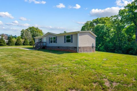 Tiny photo for 5046 Red House Road, Appomattox, VA 24522 (MLS # 366621)