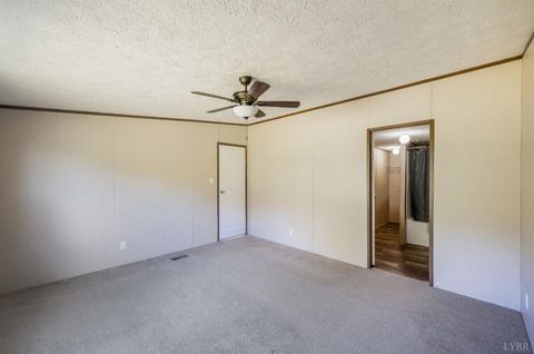Tiny photo for 5046 Red House Road, Appomattox, VA 24522 (MLS # 366621)