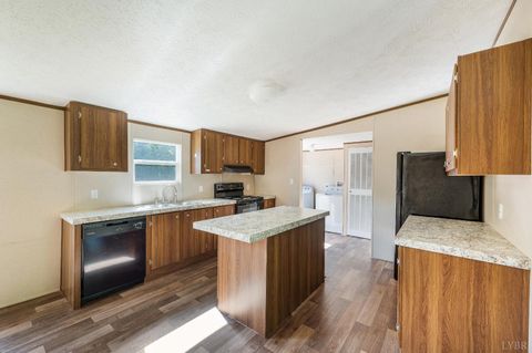 Tiny photo for 5046 Red House Road, Appomattox, VA 24522 (MLS # 366621)