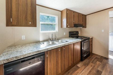 Tiny photo for 5046 Red House Road, Appomattox, VA 24522 (MLS # 366621)