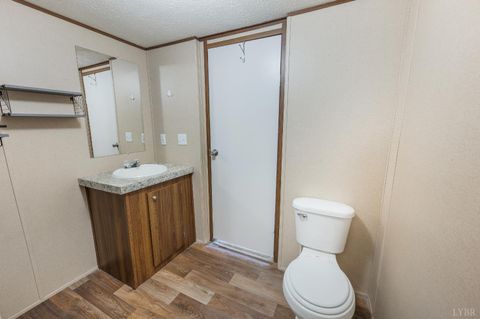 Tiny photo for 5046 Red House Road, Appomattox, VA 24522 (MLS # 366621)