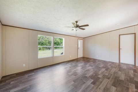 Tiny photo for 5046 Red House Road, Appomattox, VA 24522 (MLS # 366621)