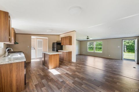 Tiny photo for 5046 Red House Road, Appomattox, VA 24522 (MLS # 366621)
