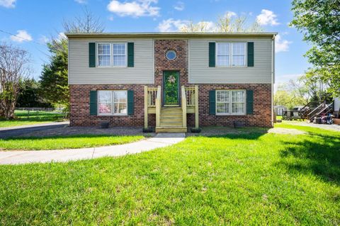 Tiny photo for 111 Omni Place, Forest, VA 24551 (MLS # 365593)