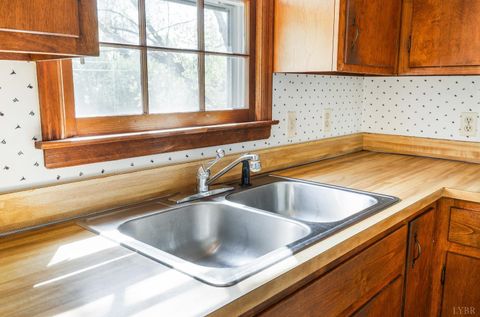 Tiny photo for 111 Omni Place, Forest, VA 24551 (MLS # 365593)