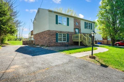 Tiny photo for 111 Omni Place, Forest, VA 24551 (MLS # 365593)