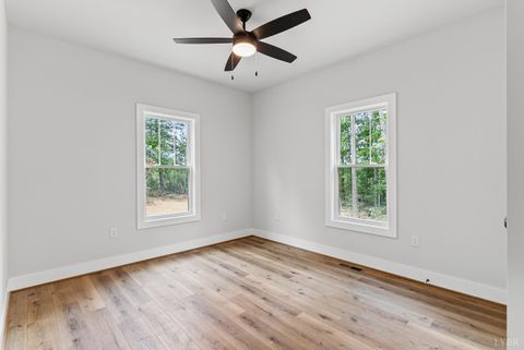 Tiny photo for 594 Community Road, Dillwyn, VA 23936 (MLS # 365898)