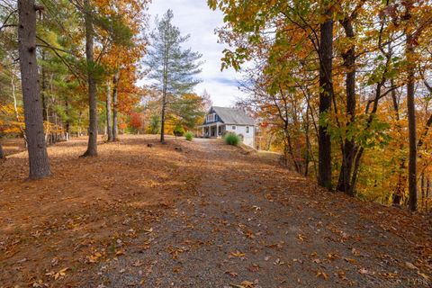 Tiny photo for 125 River Breeze Court, Howardsville, VA 24562 (MLS # 362989)