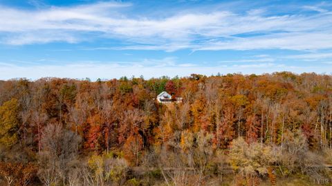 Tiny photo for 125 River Breeze Court, Howardsville, VA 24562 (MLS # 362989)