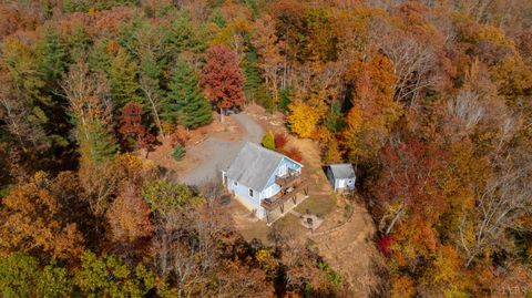 Tiny photo for 125 River Breeze Court, Howardsville, VA 24562 (MLS # 362989)