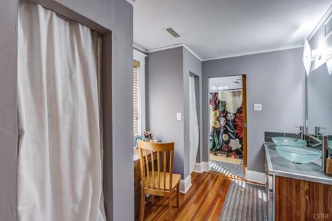 Tiny photo for 414 Norfolk Avenue, Lynchburg, VA 24503 (MLS # 363970)