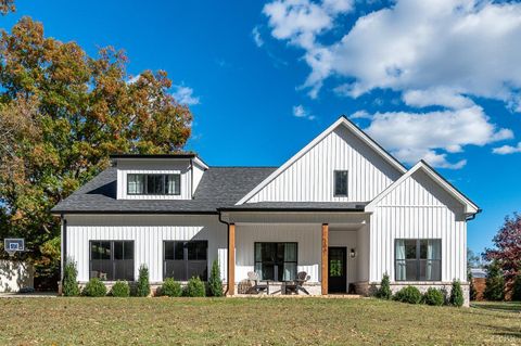 Photo of 200 Overstreet Lane, Lynchburg, VA 24503 (MLS # 362874)